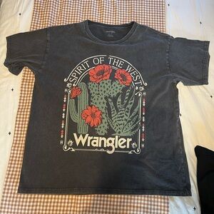 Women’s wrangler OVERSIZED tshirt